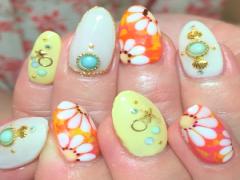 指先に華を咲かせましょう。Instagramで見つけた夏にぴったり押し花ネイルまとめ