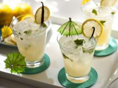 インスタ映え◎、美容効果も。夏の綺麗はレモネードで作りましょ♭