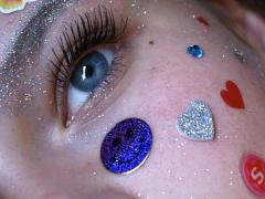 シンプルにitemに+α。iphoneケースもパソコンもぜ〜んぶキュートに大変身♡