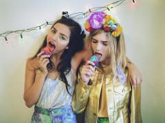 デリケートな目元は、しみにくく優しいリムーバーで汚れをオフして＊