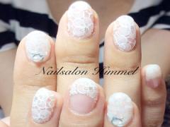 お気に入りのブライダルネイルで指先まで素敵な花嫁さんに♡