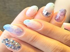 今すぐ消えちゃいそうな儚さがいいの。たらしこみで作るお花ネイルにきゅん♡