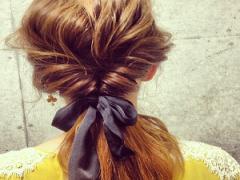 くるりんぱが進化⇨ねじりんぱ！ヘアゴム1本でできるやり方とアレンジ♡