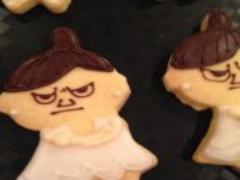 トレンドは指先から。みんなの視線を集める’くりぬきネイル’デザインカタログ