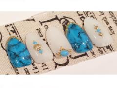 マーブル模様のネイルで海でも可愛いわたしの完成♡