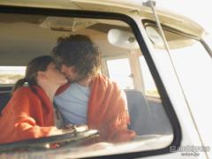 可愛すぎてヤバい！男性が「イチャイチャ」したくなる女性の特徴5つ