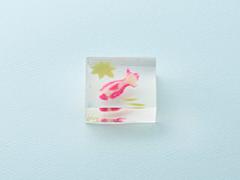 涼やかな日本の夏。昔懐かしい‘金魚’の和菓子を添えて。