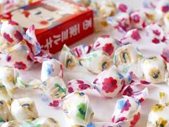 思わずパクっ！いつも食べてる”あの”お菓子をネイルに♡