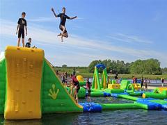 暑さなんてへっちゃら！今年の夏は〔海上アスレチック〕ではしゃぎまくる♪