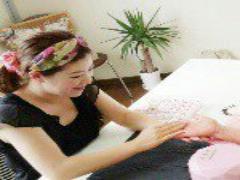 もう夏も終わり...夏ネイル最後は"クリアネイル"にして指先にも透明感を出しましょう♡