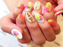 今年の夏はカラフルグラデーションネイルで可愛さNo.1宣言♡