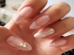 デザインでサギります！細く長い指に見せるネイルデザインカタログ