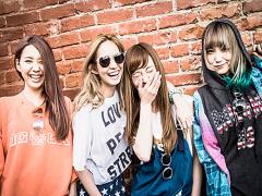 その場でInstagramに投稿！？ SCANDALの新曲MV撮影が面白いと話題に♡