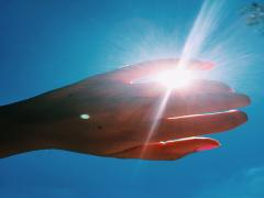 "曇りの日の日傘って意味あるの？" 正しい知識で隙のない紫外線対策を◎