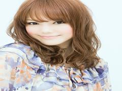 秋まで待てない！？肩についてハネる憂鬱なセミディはこの髪型で乗り切れる！