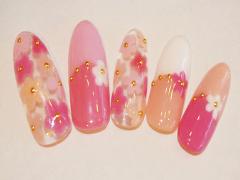 夏も可愛い指先でいたい♡フラワー×クリアネイルの涼しげ乙女ネイル