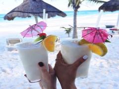 3大ゴールドバレッタで作る夏のまとめ髪とぴったりコーデ◎