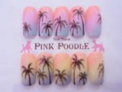 夏だけの特権♡リゾートネイルでちょっぴり派手で華やかな手元を演出する