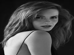 夏は、まだ続く。’’背中のブヨ肉撃退メソッド’’で見返り美人の称号を手に入れよ