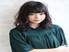 脱ハイトーンカラー。"アッシュブラック"で透明感ある美肌を引き立てよう