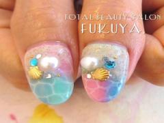 マリンネイルをお洒落に仕上げる秘訣はスタッズだった！