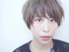 秋：髪色も衣替え。柔らか透明感のあるグレージュカラーで垢抜ける