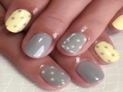 簡単なのにかわいい♡ドットデザインのジェルネイル