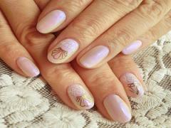 （ピンクvsホワイト）女の子からのかわいいは“偏光パールネイル”が惹きつける♡