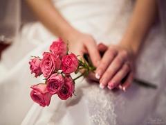 大人な女性へと近づきたいの…♡ブローチネイルでエレガントに仕上げましょう。