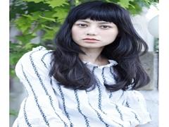 モテ女に近づく4つのポイント♡ダークカラー×○○で彼のハートを射止める