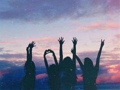 夏の締めくくりネイルにおすすめ◎エスニックを極めたフリンジネイル