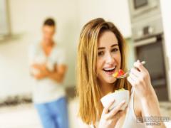 “アレ”を食べるだけ？歯のホワイトニング方法4つ