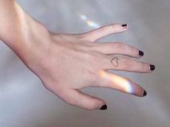 キュンとくるネイルNo.1♡真っ赤なハートネイル