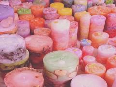 淡く混ざり合ってできる世界にひとつの色。本物みたいなキャンドルネイルに注目♡