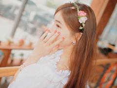 ポイントは、折り紙！誰でもできちゃう簡単セルフネイル術♡