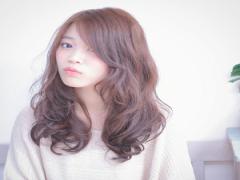 直線きっかり分け目にサヨナラ。簡単’ジグザグ分け目’でふんわりこなれ感を＊