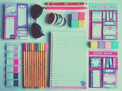 セルフネイルのつよーい味方。文房具を使った“おうちネイル”3選