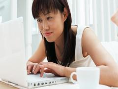 お疲れモード、ほったらかしはNG↓スマホ・PC画面と正しく付き合うための体のケア