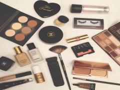 アイシャドウの寿命は3ヶ月？！意外なコスメの使用期限を総まとめ