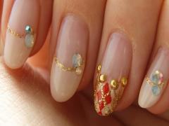 ガーリーコーデと相性◎ アーガイル柄のネイルで秋のトレンドを手軽に取り入れよう