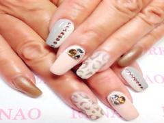 奥手女子だからこそ指先で攻めるの。アニマル柄ネイルで彼を捕らえよ♡