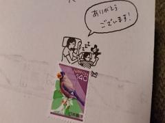 ある日ひょっこり現れた。優しさとユニークさ溢れるスタンプ「切手のこびと」が話題