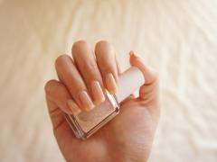 クリスマスネイルはこれで決まり♡11/29発売essieのネイルカラーで可愛く彩ろう