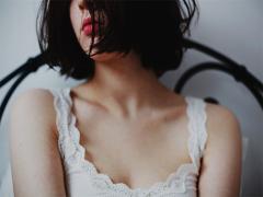 お腹のお肉が”にく”い！超簡単「猫のびダイエット」できゅっとしたくびれの作り方