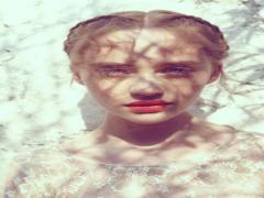 赤く染めるのは唇だけにしときましょ。’歯に口紅がついちゃう問題’を今すぐ解決♭