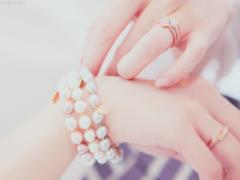 手をつなぐチャンスを逃すな。「ハンドクリーム」の効果を高める塗り方7つ。