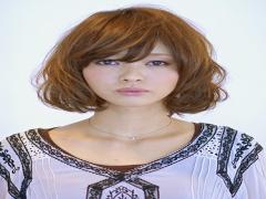 ミディアムなら簡単にかわいいヘアスタイルになれちゃう！