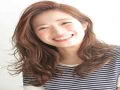 ヘルシーな色っぽさが出るかきあげモテヘアは作れる♪
