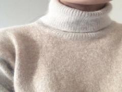 私はおしゃれを諦めない。35歳を過ぎてもタートルネックが似合う女性になる方法