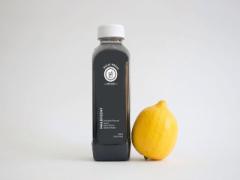 真っ黒ジュースの正体は？吸着率がすごすぎる”炭”のパワーで体内デトックス